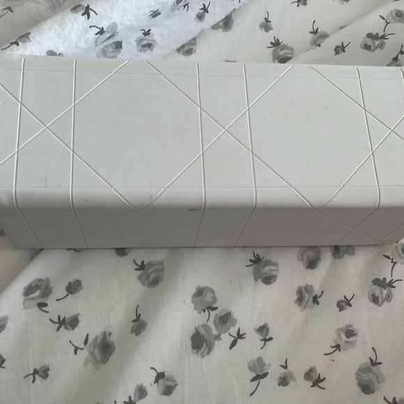 Dior Reflected Sunglasses (Authentic) - Picture 7 of 9